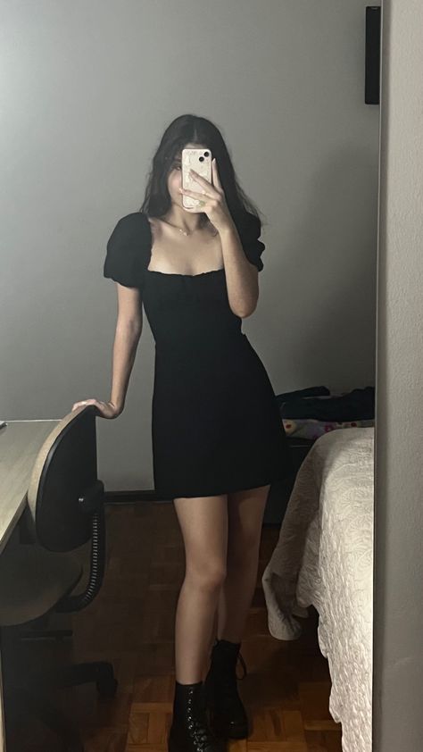 zara black dress Short Dresses Outfit Ideas, Black Dress For Concert, Small Black Dress Aesthetic, Cute Black Dresses Casual, Black Short Dress Aesthetic, Black Dress Midsize, Black Dresses Aesthetic, Semi Formal Black Outfits For Women, Graduation Outfit Black