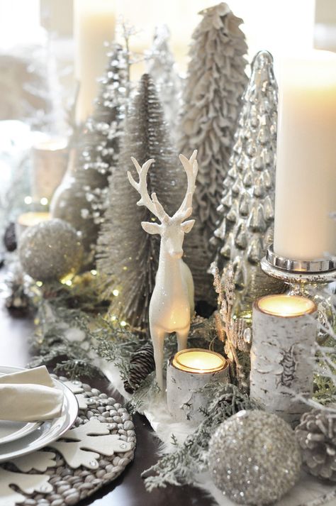 Winter Wonderland Tablescape, Jul Diy, Christmas Table Setting, Silver Christmas Decorations, Beautiful Christmas Decorations, Christmas Tablescape, Winter Wonderland Party, Winter Wonderland Christmas, White Christmas Decor