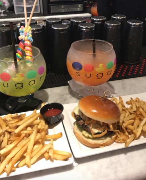 Sugar Factory Aesthetic, Sugar Factory Birthday, Sugar Factory Drinks, Sugar Factory Las Vegas, The Sugar Factory, Orlando Food, 21st Birthday Themes, Sugar Factory, Candy Factory