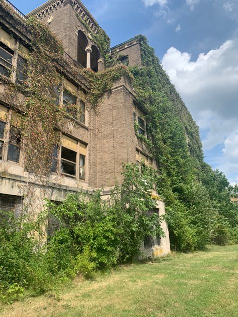 #aesthetic #outside #abandoned #hospital Abandoned Hospital Exterior, Hospital Exterior, Abandoned Aesthetic, Aesthetic Outside, Abandoned Hospital, Romanticizing Life, Newcastle, Drawing Reference, Mood Board