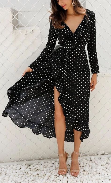 cd0dce8fca267bf1fb86cf43e18d5598desc44952926ri Vacation Maxi Dress, Trendy Dresses Summer, Causal Dresses, Maxi Dress Outfit, Polka Dress, Chiffon Maxi Dress, Maxi Dresses Casual, Ladies Dress Design, Mode Inspiration