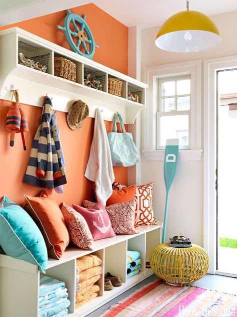 Love all the colors in this lake house mudroom | 100+ Beautiful Mudrooms and Entryways at Remodelaholic.com Beach Mudroom, Chic Beach House, Mud Rooms, Entry Design, Laundry Mud Room, Home Decor Color, Mud Room, Laundry Rooms, Farmhouse Living