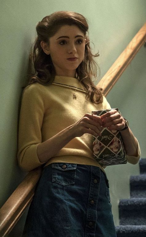 Nancy Wheeler Wallpaper, Stranger Things Fashion, Nancy Wheeler Stranger Things, Stranger Things Style, Stranger Things Outfit, Natalia Dyer, Stranger Things Dustin, Nancy Wheeler, Stranger Things Girl