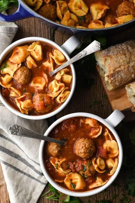 Meatball and cheese tortellini soup, something different and delicious Meatball And Tortellini Soup, Soup With Cheese Tortellini, Meatball Tortellini, Meatball Tortellini Soup, Soup With Cheese, Spaghetti Pasta Salad, Cheese Tortellini Soup, Soup Spicy, Spicy Southern Kitchen