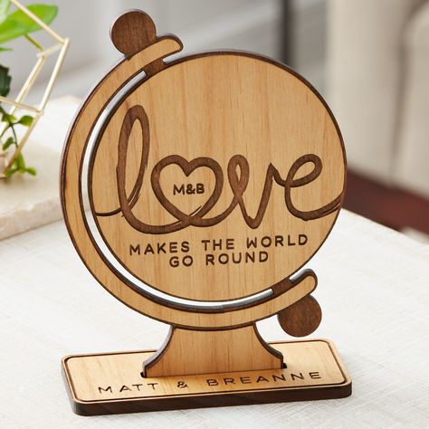 Laser Cut Furniture, Lézervágott Fa, Cnc Machine Projects, Wood Laser Ideas, Glowforge Ideas, Award Plaques, Wood Keepsake, Laser Cut Decor, Dessert Gifts