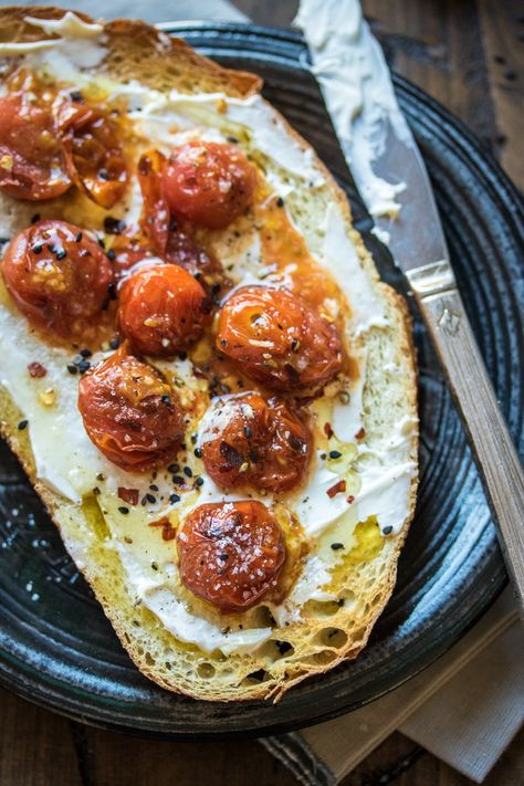 A simple snack or breakfast recipe for mascarpone toast with burst tomatoes! Mascarpone Toast, Burst Tomatoes, Mascarpone Recipes, Diy Easy Recipes, Italian Breakfast, Italian Cheese, Dinner Appetizers, Crusty Bread, Toast Recipes