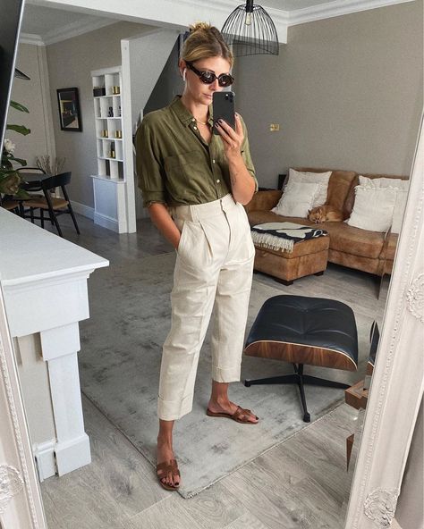 Summer Wardrobe Staple: Leather Slides & Sandals Sliders Outfit, Emma Hill, Minimalist Details, Summer Wardrobe Staples, Summer Trousers, 00s Fashion, Small Wardrobe, Style Goals, Summer Mood