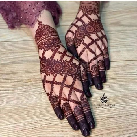 Front Mehndi, Full Mehndi, Modern Mehndi, Front Mehndi Design, Floral Henna, Mehndi Designs For Kids, Very Simple Mehndi Designs, Creative Photoshoot, Full Mehndi Designs