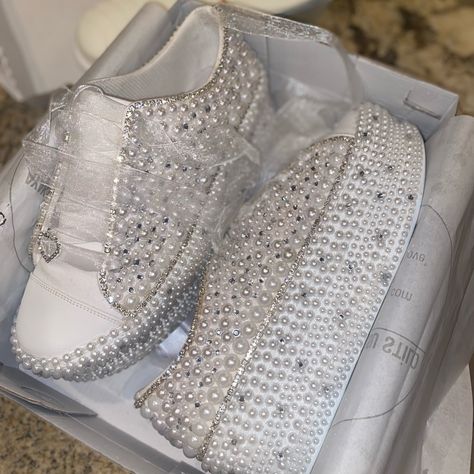 Bedazzled Wedding Sneakers! Never Worn, They Were Too Small For Me But They Are Beautiful. ****I Also Have A Size 9.5 For Sale As Well**** Decorate Sneakers, Bedazzled Stuff, Wedding Sneakers For Bride, Chic Bedrooms, Bridal Sneakers, Wedding Sneakers, Pnina Tornai, Wedding 2025, Shabby Chic Bedrooms