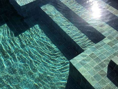 Green Pool Water, Mosaic Pool Tile, Green Pool, Stone Pool, Swimming Pool Tiles, Pool Landscape Design, Pool Colors, Pool Tiles, Pool Chlorine