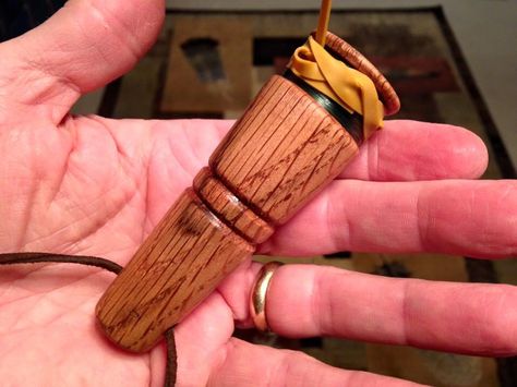 Oak Hobo Handline Hobo Fishing Kit, Bushcraft Fishing, Ferro Rod, Bushcraft Kit, Diy Fishing Lures, Bush Craft, Camping Needs, Bear With Me, Apocalypse Survival