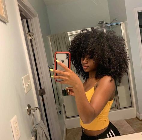 Cabello Afro Natural, Beautiful Natural Hair, Pelo Afro, Beautiful Curly Hair, Natural Hair Beauty, Natural Curls Hairstyles, Penteado Cabelo Curto, Natural Hair Inspiration, Hair Crush