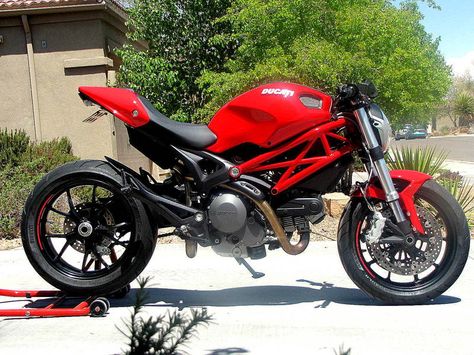 F/S 2012 Ducati Monster 796 red or white - Ducati Monster Forums: Ducati Monster Motorcycle Forum White Ducati, Ducati 796, Ducati Monster 796, Monster Motorcycle, Ducati Cafe Racer, Womens Motorcycle Helmets, Moto Ducati, Whatsapp Wallpapers Hd, Custom Motorcycle Helmets