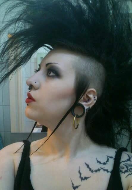 Goth Girl Tattoo, Deathrock Fashion, Female Mohawk, Punk Mohawk, Queer Punk, Punk Culture, Horror Punk, Goth Glam, Fashion Archive