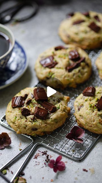 American Cookies, Big Cookie, Cookies Ingredients, Favorite Cookies, No Bake Cookies, Chocolate Cookies, Pistachio, Cake Cookies, Chocolate Chip Cookies