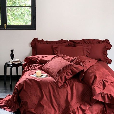 Sleep like royalty every night! 👑Our Luxurious 300CT Red Satin Smooth Duvet Cover Set will transform your bed into a palatial retreat. With high thread count and irresistible satin feel, these covers are available in all sizes from Twin to King. Get ready to dive into unparalleled luxury and comfort!⭐🛌 #SweetDreams#BedroomGoals #WarmAndCozy #RedDuvet #PremiumBeddingSet #KawaiiRuffledBedding #PrincessDuvetSet Crimson Bed Sheets, Burgundy Duvet Cover, Red Silk Bedding, Red Bedding Ideas Bedrooms, Red Bedsheets, Red Bed Sheets, Maroon Bedding, Neutral Bedroom Paint, Burgundy Bedding