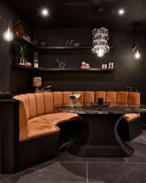 Dark Bar Interior, Corner Banquette Seating Dining Room, Booth Seating Design, Curved Banquette Seating, Bar Booth, Dark Bar, Booth Seating In Kitchen, Restaurant Booth Seating, Dining Booth