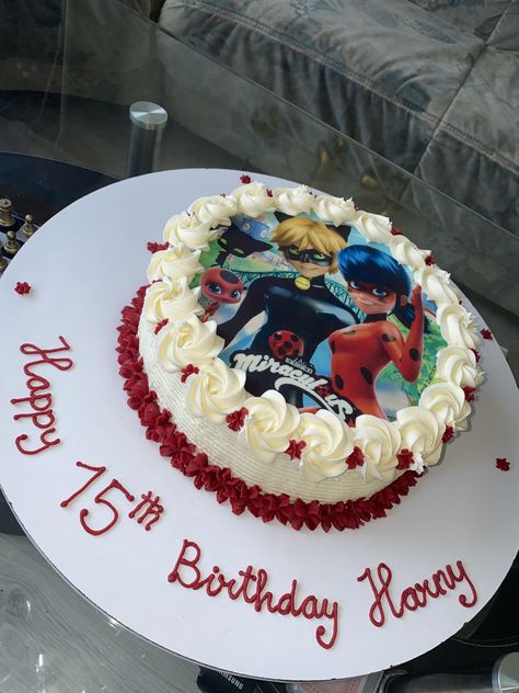 Miraculous Bday Cake, Miraculous Ladybug Birthday Cake Ideas, Lady Buggy And Cat Noir Cake, Miraculous Cake Ideas, Ladybug And Cat Noir Birthday Cake, Ladybug Miraculous Cake, Miraculous Ladybug Cakes, Miraculous Ladybug Cupcakes, Miraculous Cake Birthday