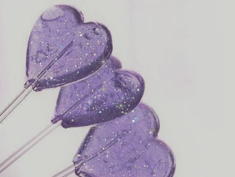 Midnights Aesthetic Taylor Swift, Angel Cake Strawberry Shortcake, Purple Lollipop, Midnights Aesthetic, Aesthetic Taylor Swift, Light Purple Wallpaper, Taylor Swift Midnights, Cake Strawberry, Violet Aesthetic