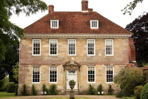 Georgian houses are so gorgeous.  I'd love one in that style (though not quite so big, I'm sure). Georgian Era House, Georgian Facade, Victorian Fan, Georgian Houses, Georgian Colonial, Georgian Style Homes, Small Gallery, Bill Ward, English Houses