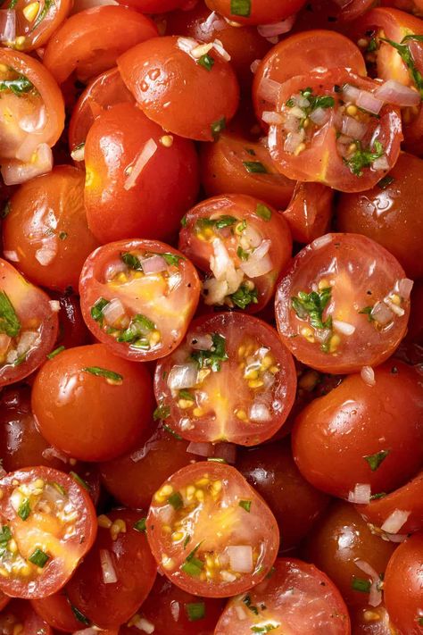 Grape Tomato Recipes, Tomato Bruschetta Recipe, Tomato Mozzarella Salad, Toasted Crostini, Marinated Tomatoes, Tomato Salad Recipes, Crostini Recipes, Tomato Bruschetta, Mozzarella Salad