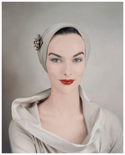 Victoria von Hagen – Photo Erwin Blumenfeld Erwin Blumenfeld, Carmen Dell'orefice, Jean Shrimpton, Jacques Fath, Style Steampunk, Fifties Fashion, Fashion 1950s, Vintage Fashion Photography, 50 Style