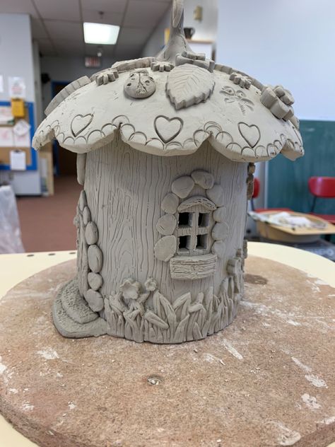 Clay Bird House Ideas, Ceramic Fairy House Ideas, Pottery Fairy, Creative Pottery, Magical Fairy Garden, Pottery Painting Ideas, Pagoda Lanterns, Painting Pottery, Clay Fairy House