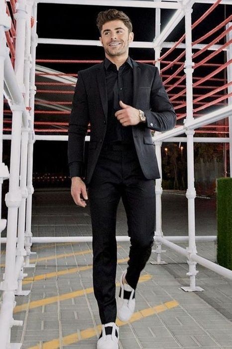 Men timeless style with a bit of rock Vegas Outfit Men, Black Blazer Outfit Men, Zac Efron Style, Zach Efron, Suits And Sneakers, Terno Slim, Black Outfit Men, Boo Thang, Black Suit Men