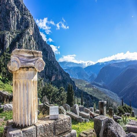 Delphi Oracle, Delphi Greece, Cupid And Psyche, Holiday Places, Hades And Persephone, Ancient Romans, Magical Places, Ancient Greece, Greek Islands