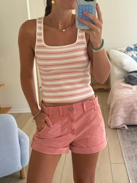 Summer Style: 7 Key West Outfit Ideas for Sun-Kissed Days - Magic of Clothes Cali Outfits Summer, Key West Outfit Ideas, Obx Character, Key West Outfits, West Outfit, American Eagle Outfits, Estilo Hippy, Trendy Outfits For Teens, Cute Preppy Outfits