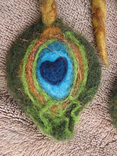 Felt Peacock Feathers, Mandala Feather, Paisley Peacock, Wool Dreads, Needle Felting Tutorials, Felting Tutorials, I Am In Love, Am In Love, Peacock Feather