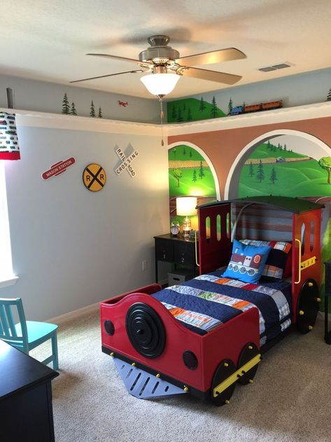 Train Bedroom Ideas, Boys Transportation Bedroom, Diy Toddler Bedroom, Train Bedroom Decor, Boys Train Room, Cool Bedrooms, Boy Room Bedding, Train Bedroom, Bedroom Boy