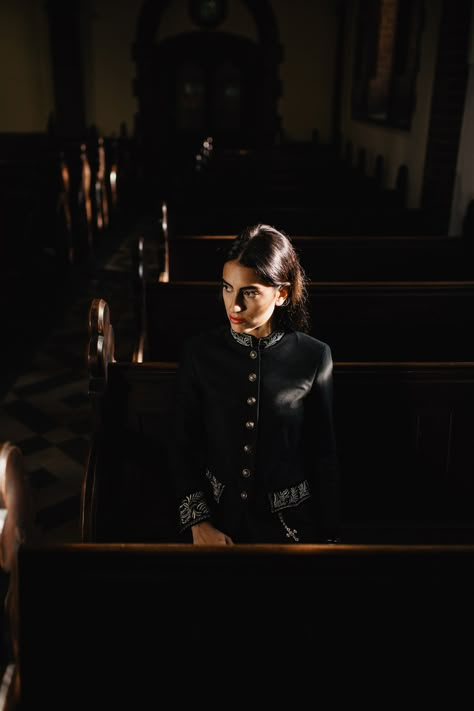 Saint Photoshoot, Cathedral Photoshoot, Church Girl Aesthetic, Church Photoshoot, Church Photos, Church Photography, Fashion Fotografie, Portrait Album, Dortmund Germany