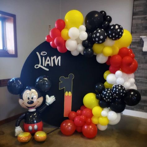 Mickey Mouse 1st Birthday Backdrop, Mickey Mouse Balloon Garland Backdrop, Mickey Mouse Balloon Backdrop, Mickey Mouse Birthday Balloon Arch, Mickey Balloon Arch, Mickey Mouse Balloon Decor, Mickey Mouse Balloon Garland, Mickey Mouse Balloon Arch, Half Balloon Arch