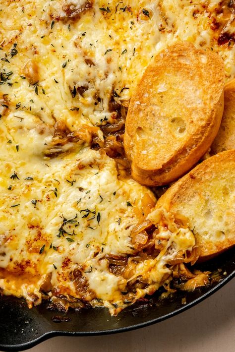 French Onion Soup Dip Recipe, French Onion Skillet, Skillet Dip, French Onion Dip Recipe, Gluten Free Baguette, Dip Recipes Hot, French Soup, Fed And Fit, Fancy Appetizers