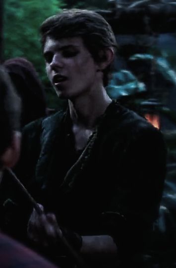 Peter Pan Imagines, Peter Pan Wallpaper, Once Upon A Time Peter Pan, Peter Pan 3, Robbie Kay Peter Pan, 2000s Boys, Peter Pan Ouat, Heroes Reborn, Robbie Kay