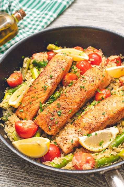 One Pot Salmon, Salmon Orzo, Pasta Asparagus, Orzo Skillet, Salmon Skillet, Casserole Recipes For Dinner, Dinners Under 500 Calories, Orzo Dishes, College Food