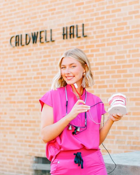 Cute dental hygiene graduation photos. Dental Hygienist Scrubs, Dental Hygiene Graduation, Dental Hygienist Graduation, Dental Hygienist School, Dental School Graduation, Happy Dental, Dental Pictures, Dental Photos, Dental Hygiene Student