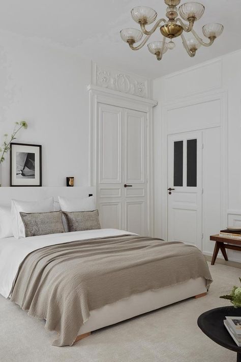 Lichelle Silvestry Designs Apartment In Paris’ Marais District - Vogue Australia Paris Apartment Bedroom, Parisian Style Bedroom, Parisian Modern, Parisian Interior Design, Parisian Bedroom, Modern Parisian, Farrow & Ball, Parisian Interior, Luxurious Interior Design