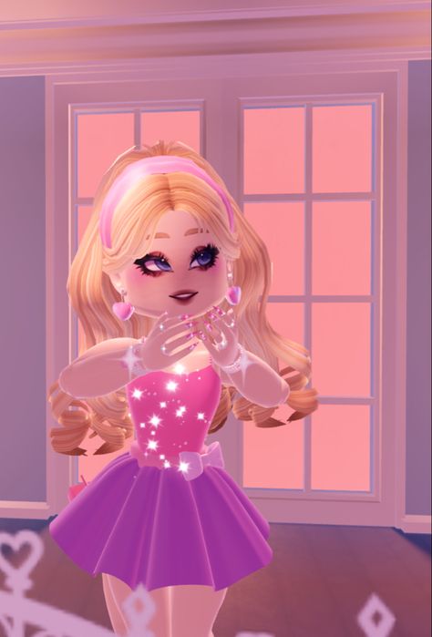 Original by me, dont steal <3 #royalehighoutfits #royalehigh I totally forgot about this omg.. 😭😭 Living Doll Royal High, Royale High Barbie Outfit, Barbie Royale High Outfits, Barbie Royale High, Royale High Celebrity Look Alike, Royal High Outfits Ideas Cheap, Kawaii Outfits, Rh Fits, Barbie Fairytopia