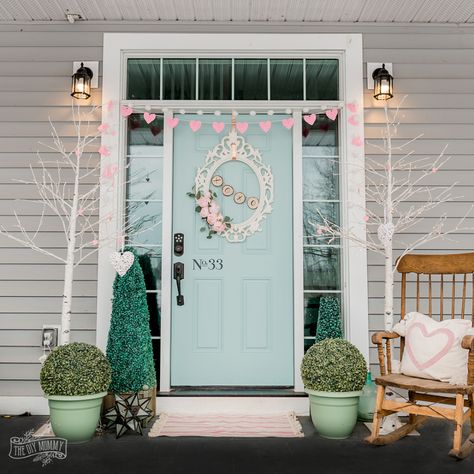 Come see how I decorated our front porch for Valentine's Day, and get some Valentines porch decorating ideas for your own home! Valentines Porch Decor, Valentines Porch, Diy Roman Shades, Diy Mommy, Valentine Garland, Diy Front Porch, Valentines Sign, Front Porch Decorating, Modern Glam