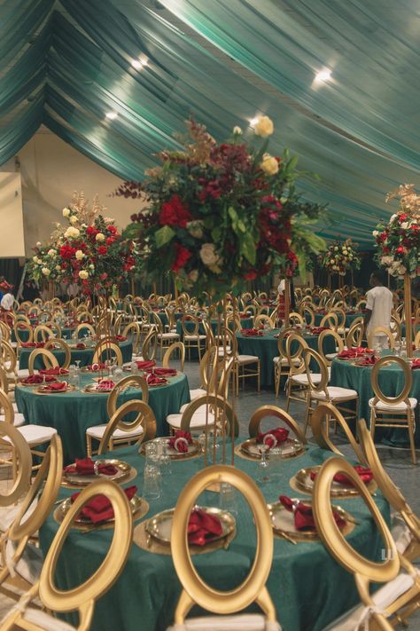 Emerald Red And Gold Wedding, Green Red And Gold Wedding Theme, Emerald And Cranberry Wedding, Red Green Wedding Decor, Green And Red Decoration, Burgundy Gold And Green Wedding, Emerald Green Red And Gold Wedding, Emerald Green And Red Wedding Decor, Red Gold And Green Wedding