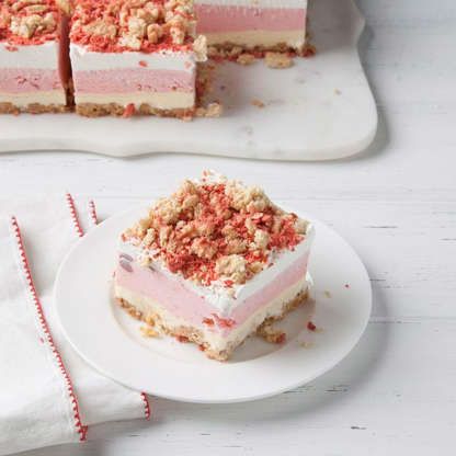 Strawberry Crunch Ice Cream Cake, Strawberry Crunch Ice Cream, Strawberry Ice Cream Cake, Strawberry Crunch Cake, Frozen Treats Recipes, Strawberry Shortcake Ice Cream, Cream Cake Recipe, Strawberry Crunch, Cookie Crunch