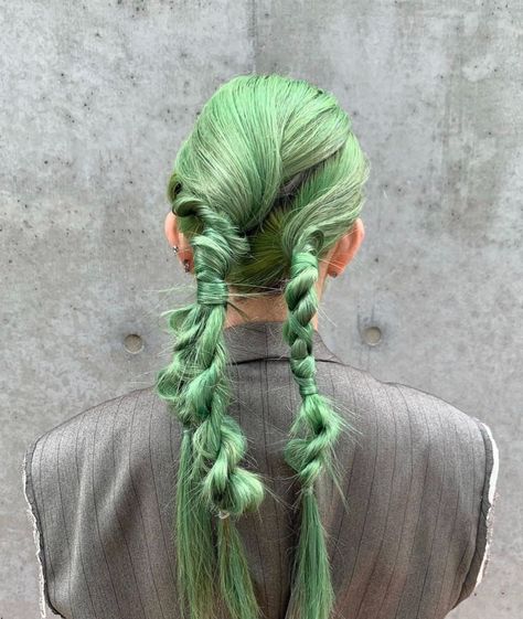 Editorial Hair, Hair Arrange, Hair Reference, Hair Inspo Color, Face Hair, Dream Hair, Hair Art, Aesthetic Hair, Green Hair