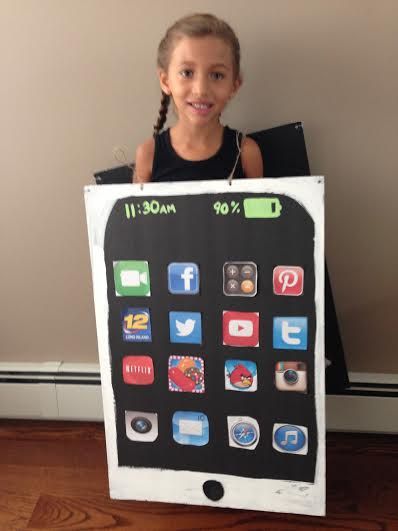 I Phone Costume DIY - make it yourself! Funny Homemade Costumes, Iphone Costume, Diy Pirate Costume For Kids, Fancy Dress Costumes Kids, Thanksgiving Games For Adults, Fancy Dress Competition, Popular Halloween Costumes, Box Costumes, Diy Costumes Kids