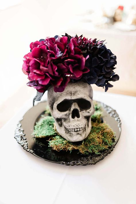 Finished. If you love elegant gothic halloween decor you'll love this easy DIY floral skull centerpiece for your next Halloween Party! Try purple hydrangeas or black roses for creepy but classy Halloween decor. Find out how easy it really is at PartiesWithACause.com #diyhalloween #halloweendecor #centerpieceidea #spookyhalloween Adult Halloween Party Food, Strange Decor, Skull Centerpiece, Gothic Halloween Decor, Skull Vase, Centerpiece Tutorial, Fall Goth, Halloween Weddings, Purple Hydrangeas