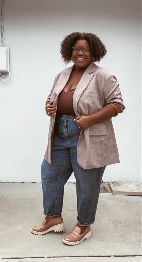 My uniform for fall: bodysuit, blazer snd jeans with loafers #fallfashion #plussizefashion #plussizeoutfits Black Chunky Loafers Outfit Plus Size, Plus Size Outfit With Chunky Loafers, Blazer Oversized Plus Size, Oversized Blazer Plus Size, Boyfriend Blazer Plus Size, Jeans With Loafers, Chunky Shoes Outfit, Plus Size Professional, Fall Bodysuit