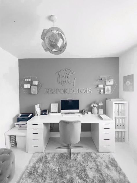 White Ikea Office, Grey And White Office Decor, All White Office Decor, Beauty And Office Room, White And Grey Office Ideas, Grey Home Office Ideas For Women, Gray And White Office Ideas, Fancy Office Ideas, Study Ideas Room Home Office