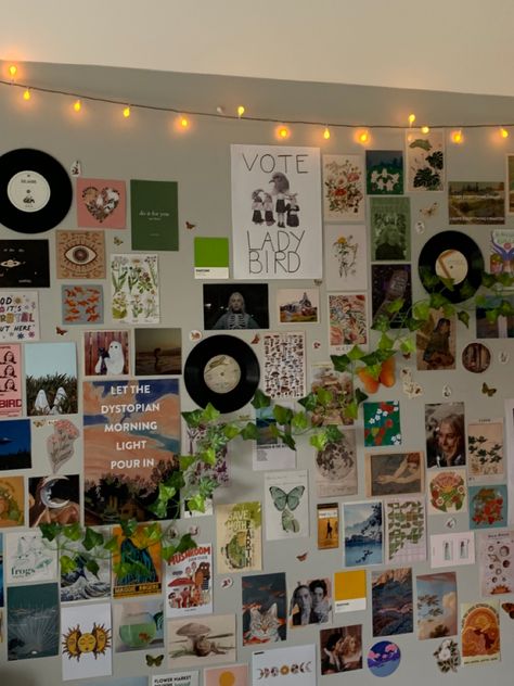 Art Collage Wall Bedroom, Wall Collage No Frames, Collage Wall Inspo Bedroom, Corner Collage Wall, Record Collage On Wall, Record Wall Decor Aesthetic Bedroom, Wall Collage With Fairy Lights, Collage Wall Ideas, Album Cover Wall Decor Dorm