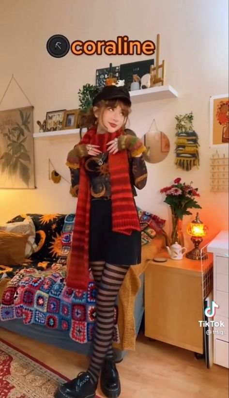 90s Autumn Outfit, Cottage Core Witch Aesthetic Outfits, 70s Witch Outfit, 80s Witch Aesthetic, 80s Witch Outfit, Autumn Core Outfits, Hippie Autumn Outfit, Coraline Core Outfits, Witch Look Outfit